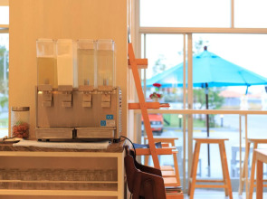 Отель Recenta Suite Phuket Suanluang