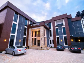 Entrust Hotel and Suites
