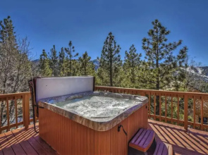 Views at Wolf Lodge by Avantstay Magnificent Views w/ Hot Tub, Sauna, Games