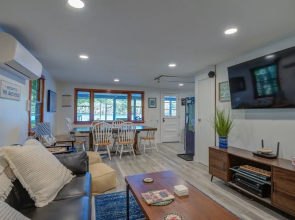 Ferry Tale Limit 10 3 Bedroom Cottage by RedAwning