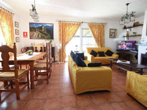 Detached house in mountain setting with great views in Mijas