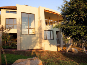 La Roca Guest House