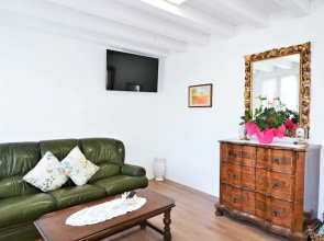 Stellar Apartment in Miane With Shared Swimming Pool