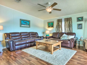 Angler's Getaway: Homosassa Home w/ Boat Dock!
