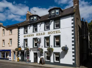 Queens Head Hotel