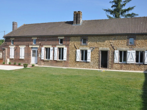 Tasteful Holiday Home in Sormery With Swimming Pool