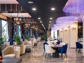 Royal Palace Hotel