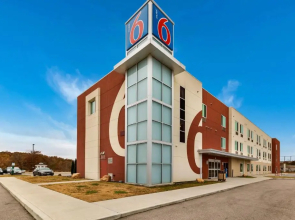 Motel 6 Poplar Bluff