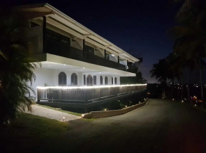 Rainforest & Ocean View Inn At Carabali