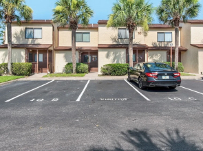 Cozy 2-bedroom Getaway With Resort Amenities & Dog-friendly!