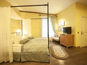 The Three Sisters Hotel