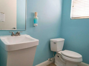 Beds n' Drinks Hostel