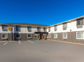 Super 8 by Wyndham Rock Port MO