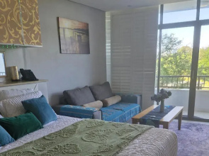 Studio Resort Apartment - Sleeps 2 - Beachside