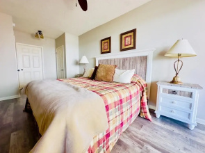 Barefoot Resort N Tower 509 4 Bedroom Condo by RedAwning