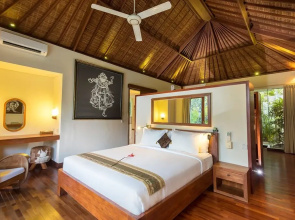 Villa Ku Tama by Villa Finder