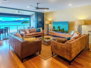 Edge 18 Waterfront Luxury