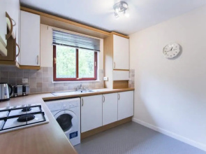 2 Bedroom Flat In Edinburgh