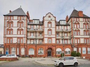 Host Stay 4 Metropole Towers