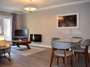 2 Bedroom Apartment Near City Centre