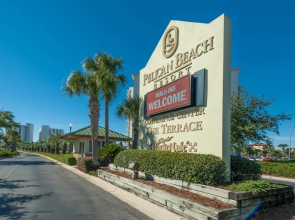 Gulf-front Gem: Lake Views, Beach Access & 3 Pools 2 Bedroom Condo