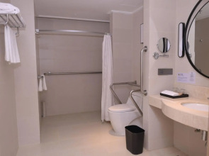 voco Guangzhou Shifu by IHG