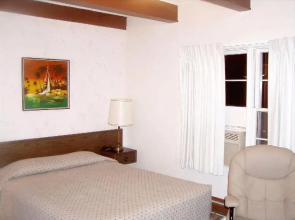 O'Haire Manor Motel and Apartments