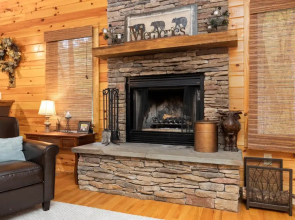 Retreat at Wintergreen Pool Access Grill