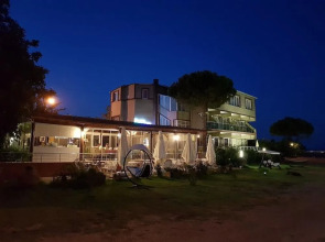 Flora Hotel