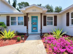 Paradise Beach House 3 Bedroom Home by Redawning
