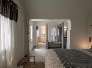 Blue Dolphins Apartments & Suites