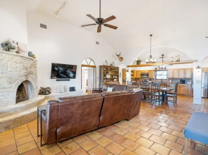 Stunning Ranch With Pool&hot-tub&hill Country Views
