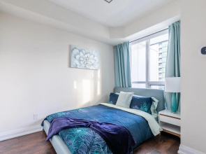 2 Bedroom  2 Bathroom Family Unit. FREE PARKING