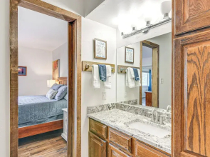 Pagosa Springs Condo w/ Grill, Near Wolf Creek!