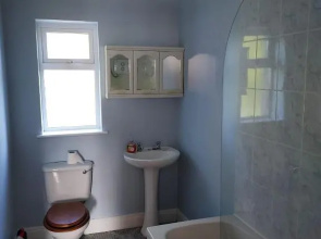 Two bed bungalow with sunroom and stunning views