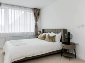 Tranquil 4-bed Oasis Modern Chic