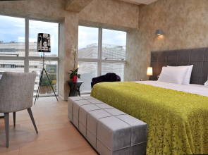 Hotel Athena