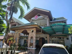 Flamboyan House
