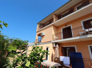 Villa Nikola One-bedroom Apartment With Terrace