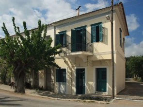 Christina Seaside-Villa On A Sandy Beach