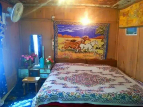 New Retreet Group of Houseboats