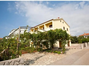 Apartment & room Dinka, Krk