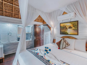 Alam Nusa Bungalow Huts & Spa