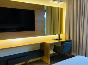 CMG Hotels Ltd