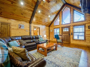 Whitetail Retreat Cabin for 13!