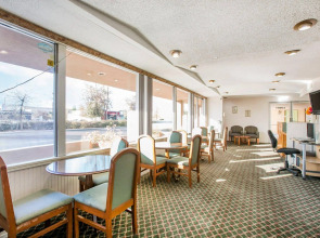 Econo Lodge Sequoia Area