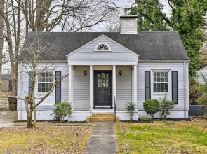 Chic & Cozy Greensboro Home, 2 Mi to Dtwn!