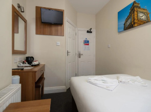 Ascot Hyde Park Hotel