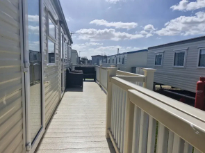 3-bed Caravan, Sleeps 8, Pool & Beach