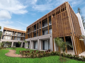Le Petit Village Hotel & Spa